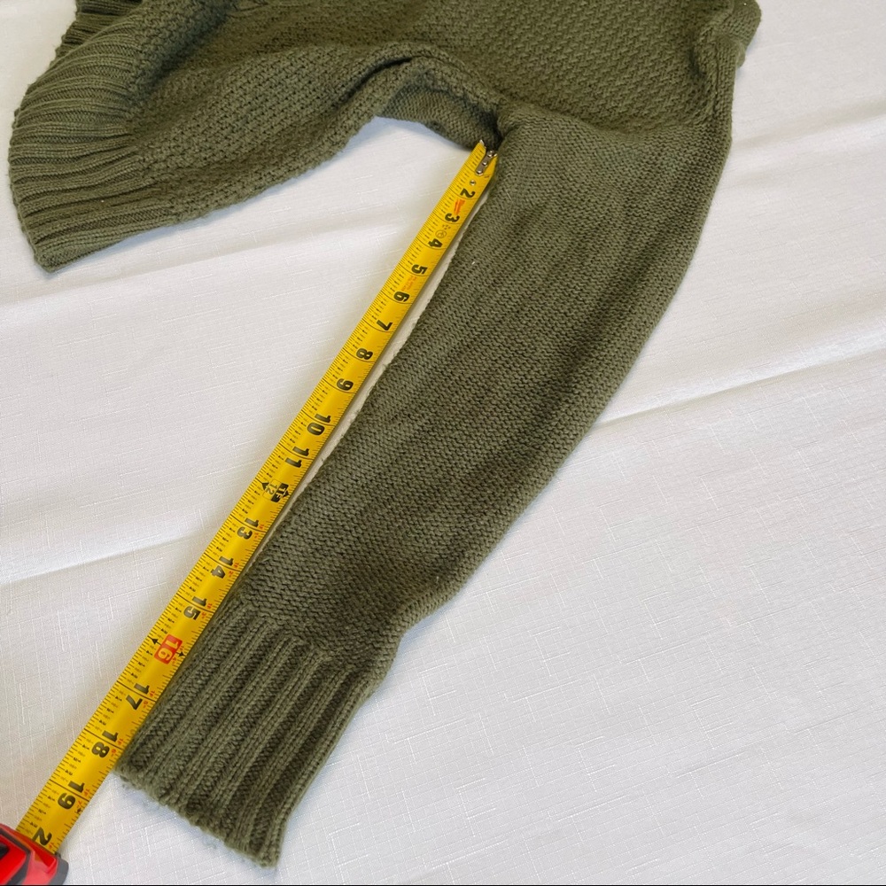 CHARLOTTE RUSSE cut out KNIT cable sweater OPEN V-Neck long sleeves Moss green M - Picture 4 of 6